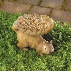 Brand new 🎉 Zingz & Thingz Zingz & Thingz 7" Polyresin Woodland Squirrel Bird Feeder Brown 😀