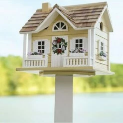 Brand new 😀 Plow & Hearth - Wreath Cottage Birdhouse with Pine-Shingled Roof ✨